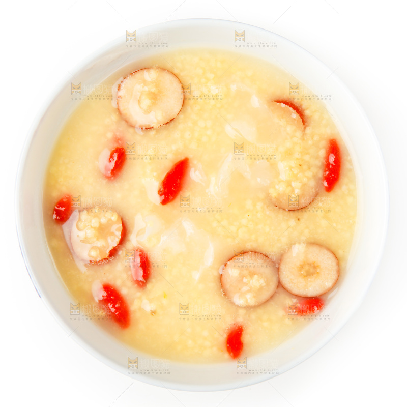 白底上放着一碗小米红枣粥