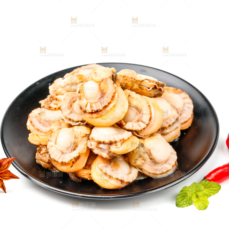 盘子里装着花蛤肉