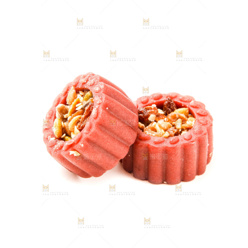 白底上的坚果月饼