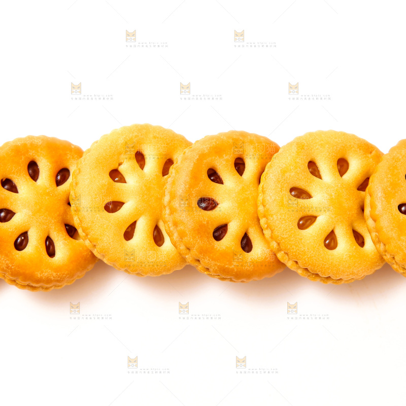 白底上的果酱夹心饼干