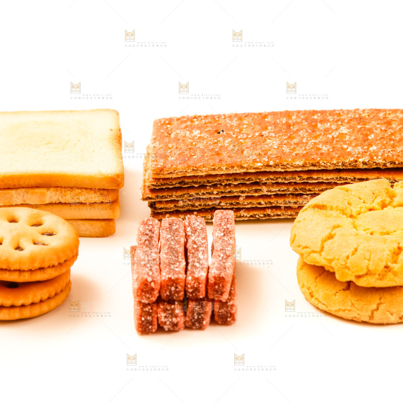 白底上的零食组合