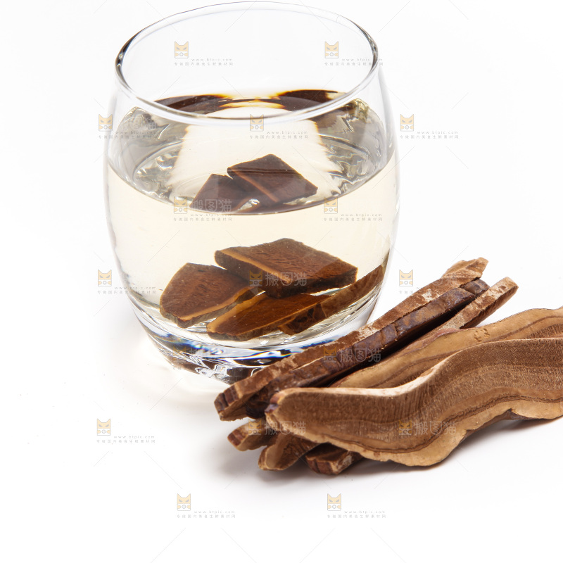 杯子里泡着赤灵芝