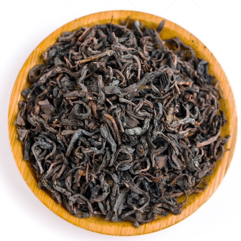 碟子里装着茶叶