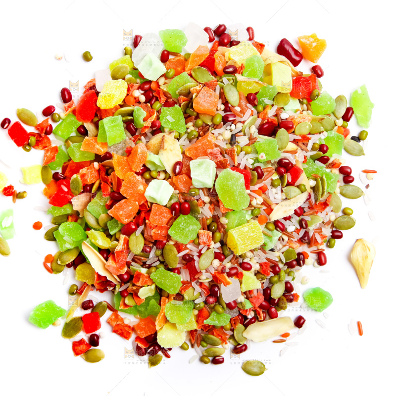 白底上放着一堆水果粥食材