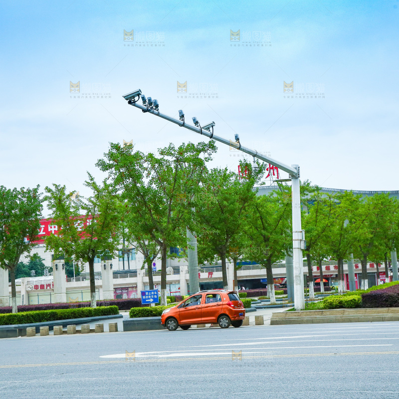 宽敞的机动车道路