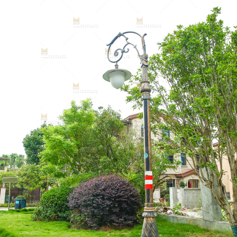 公路边的路灯
