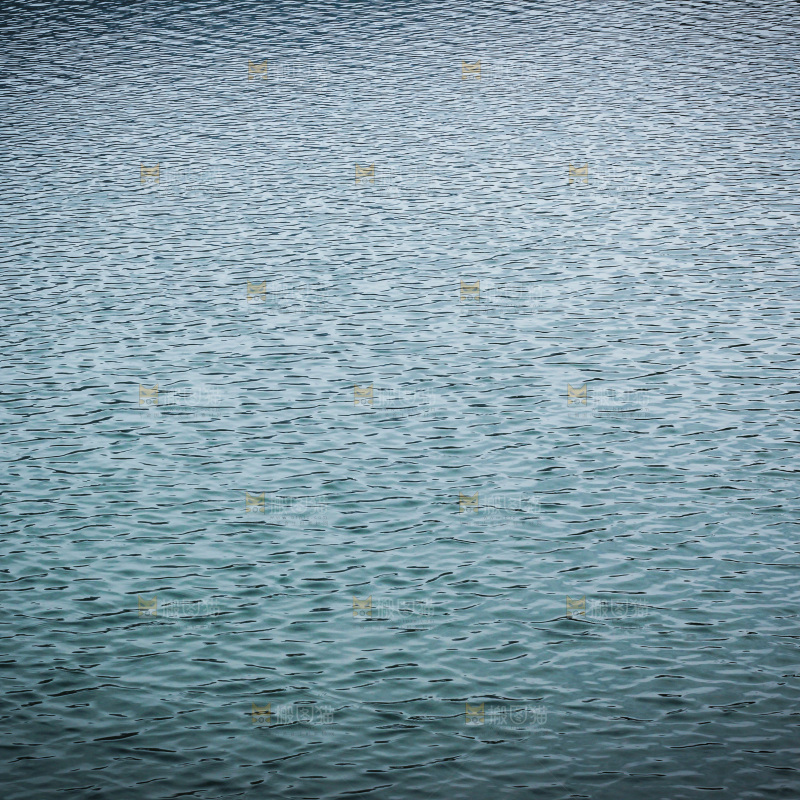 一片湖水