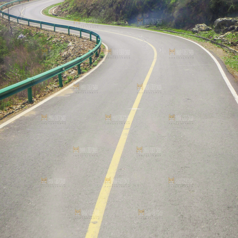 一条盘山公路