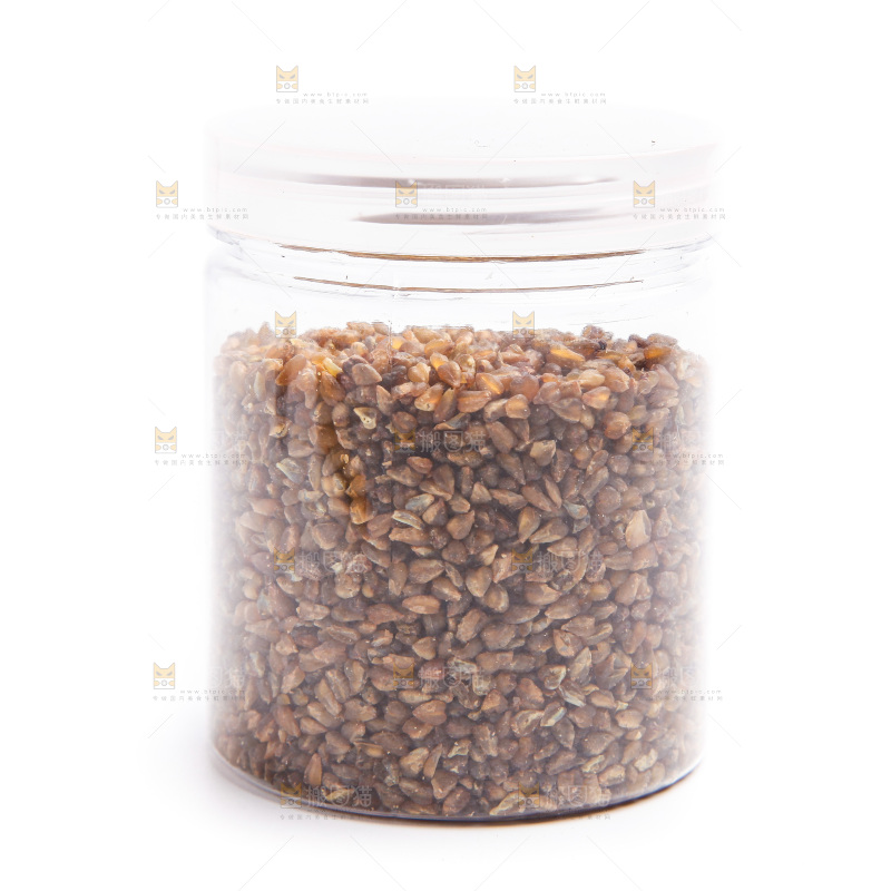 瓶子里装着苦荞茶