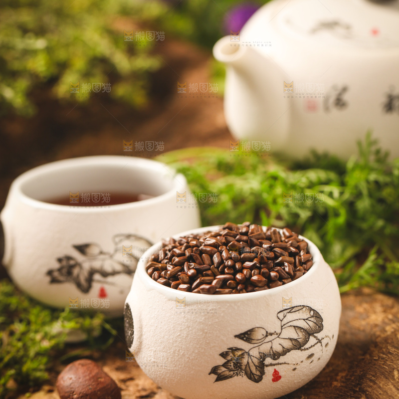 杯子里装着决明子