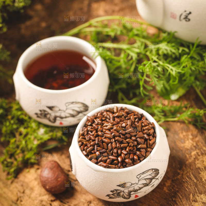 杯子里装着决明子