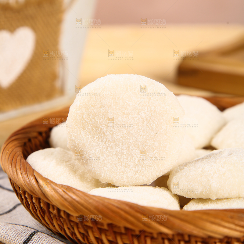 一篮糯米小糍粑