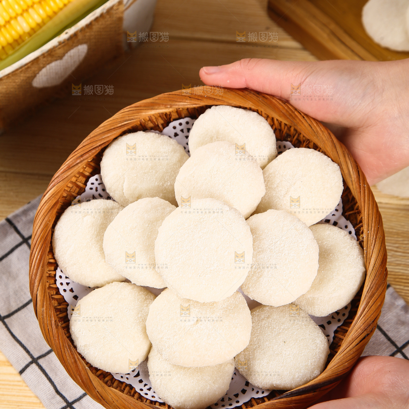 一篮糯米小糍粑
