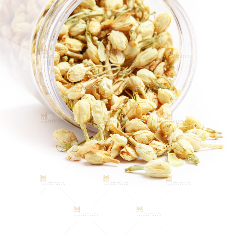 瓶子里装着茉莉花茶