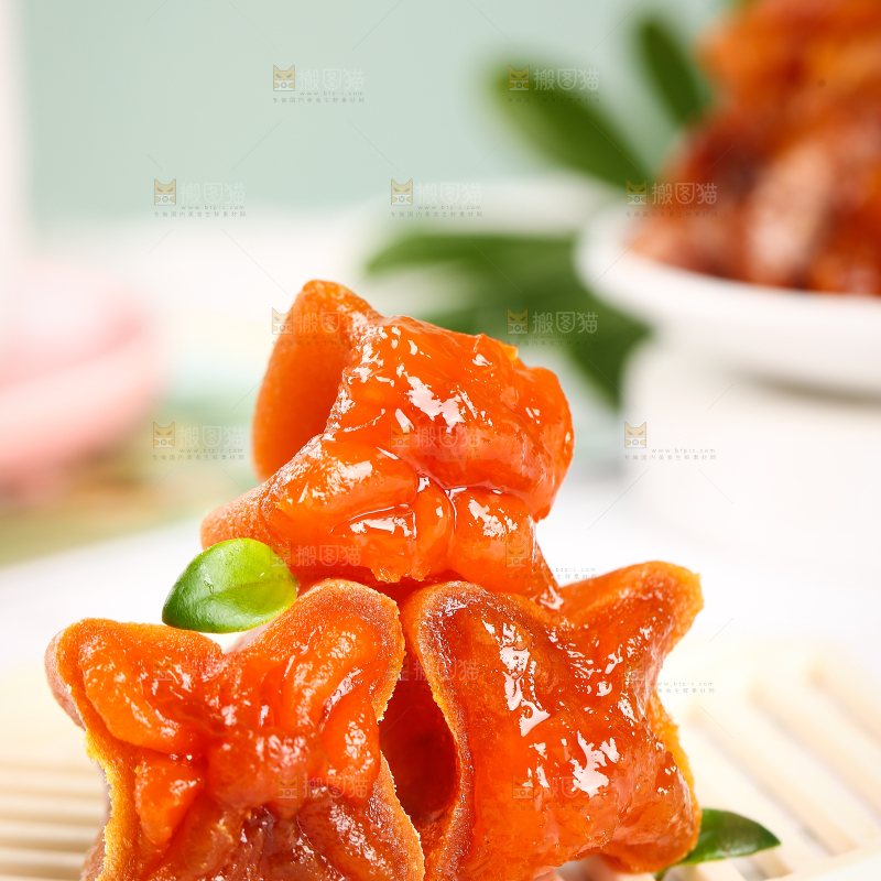 垫上的糖心柿饼