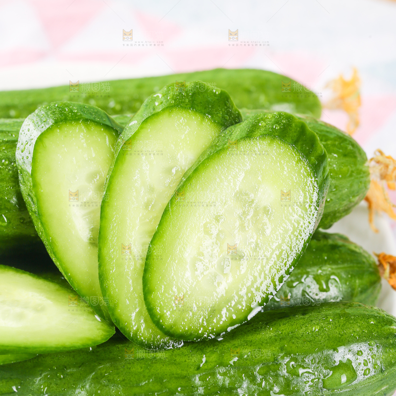 一盘水果黄瓜