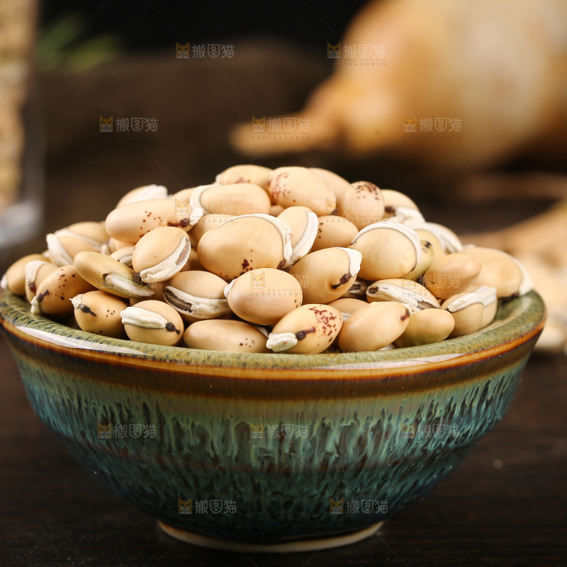 深底上一碗云南白扁豆