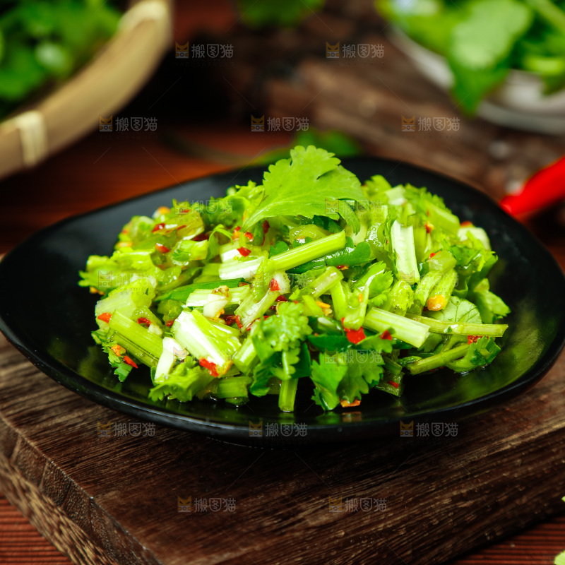 一盘凉拌香菜