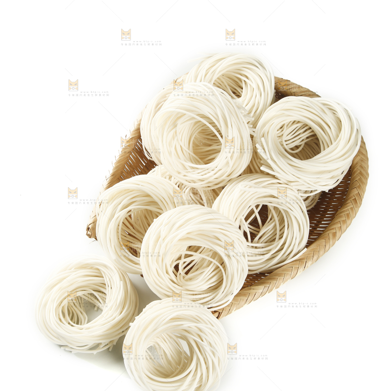 簸箕里的东北土豆粉