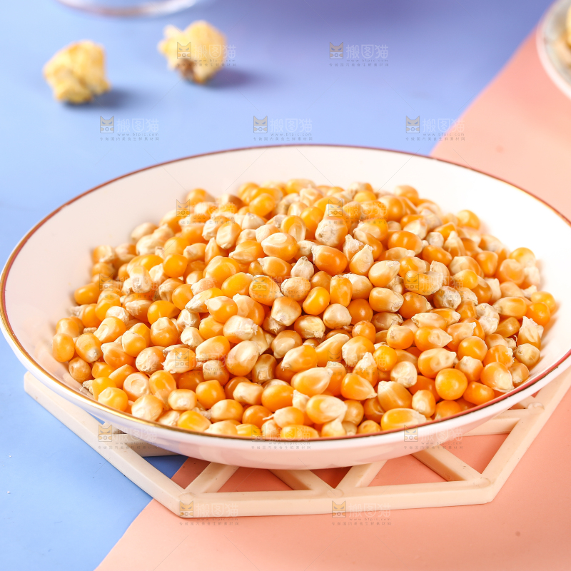 一盘爆米花玉米粒