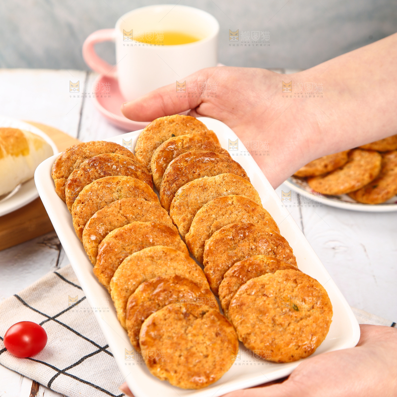 一盘手工鸡仔饼