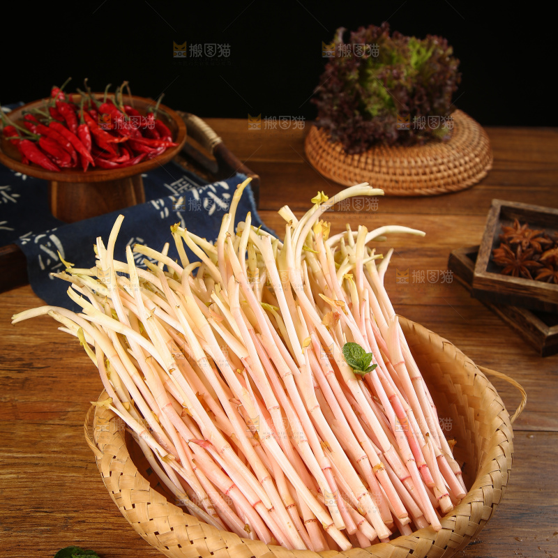 一篮折耳根嫩芽
