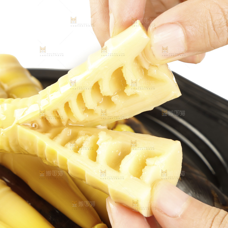 一盘泡椒手剥笋