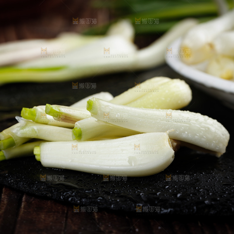 黑底上的去叶藠头