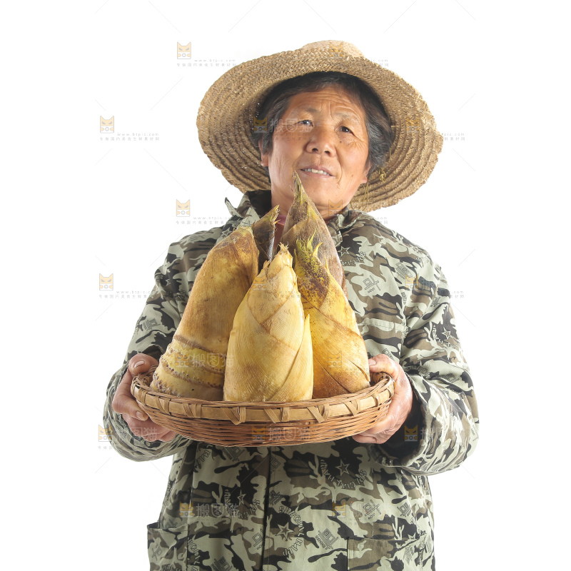 手里端着一篮黄泥春笋