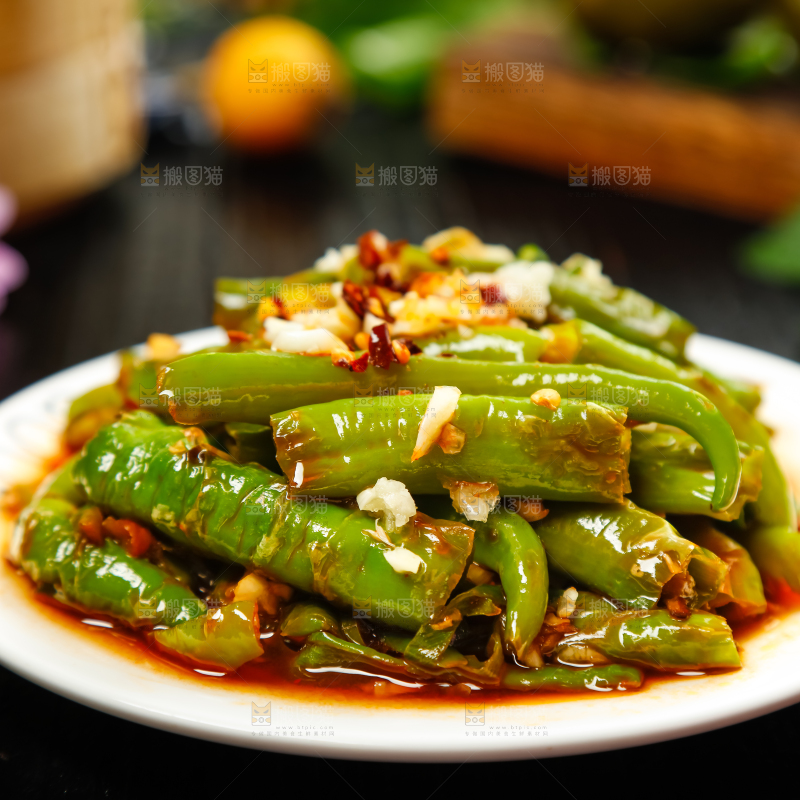 盘子装着虎皮青椒