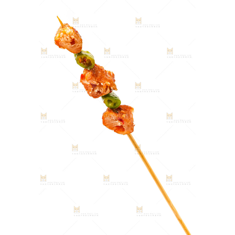 白底上的肉串