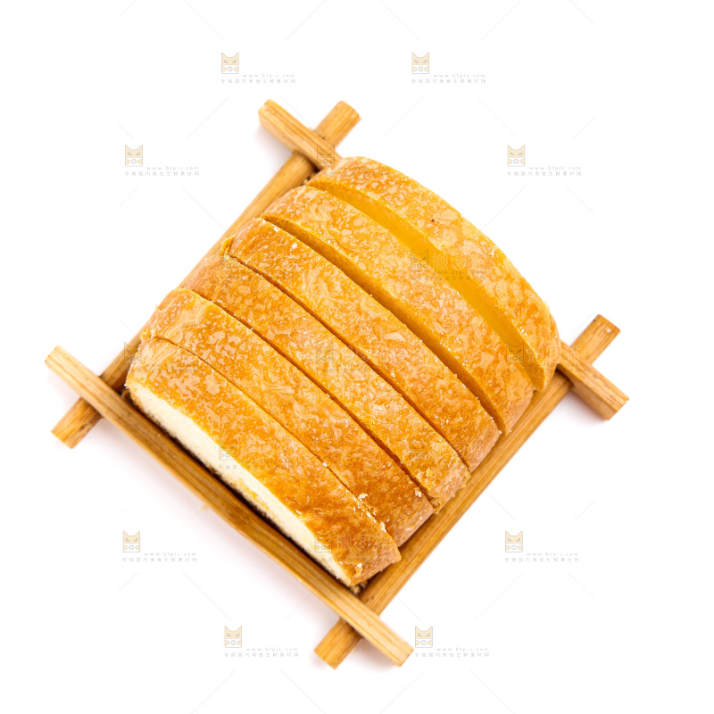 白底上放着小面包