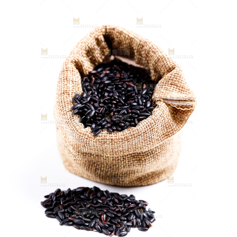 麻袋里装着东北黑米