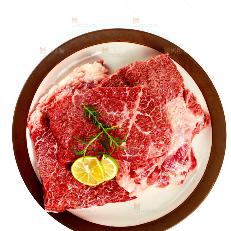 白底上放着一盘牛腩肉
