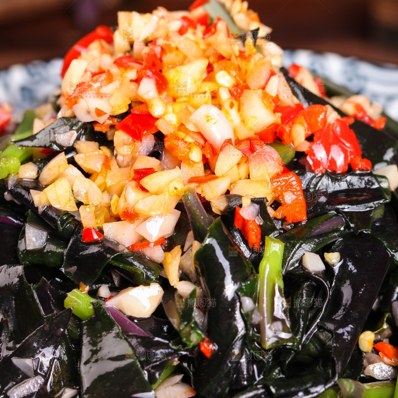 一盘凉拌紫背天葵