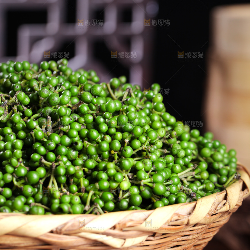 一篮山胡椒