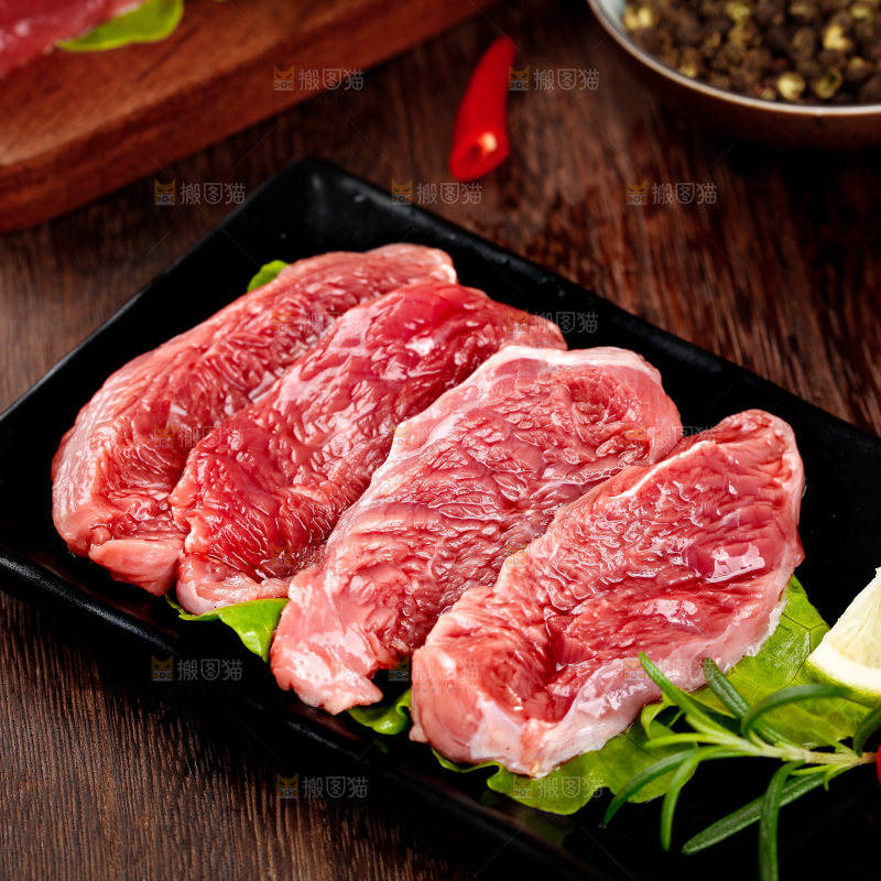 一盘切块的牛腱肉