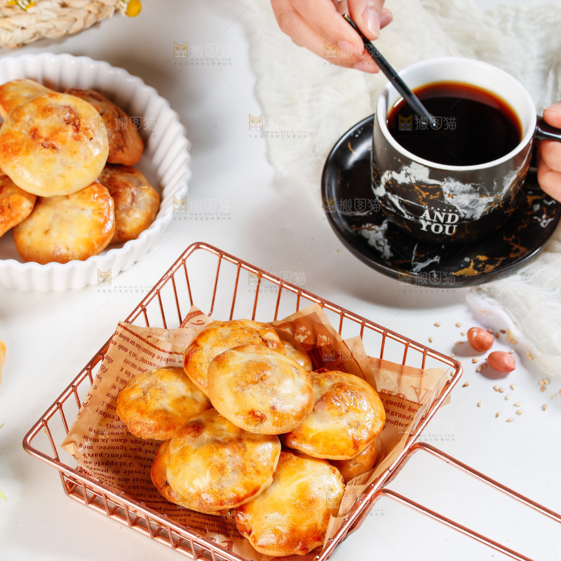 一篮鸡仔饼干