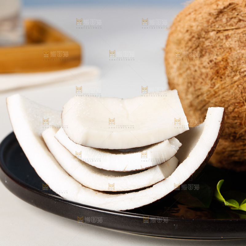 盘子里的椰子肉