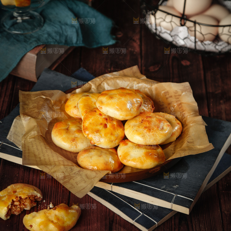 一盘鸡仔饼