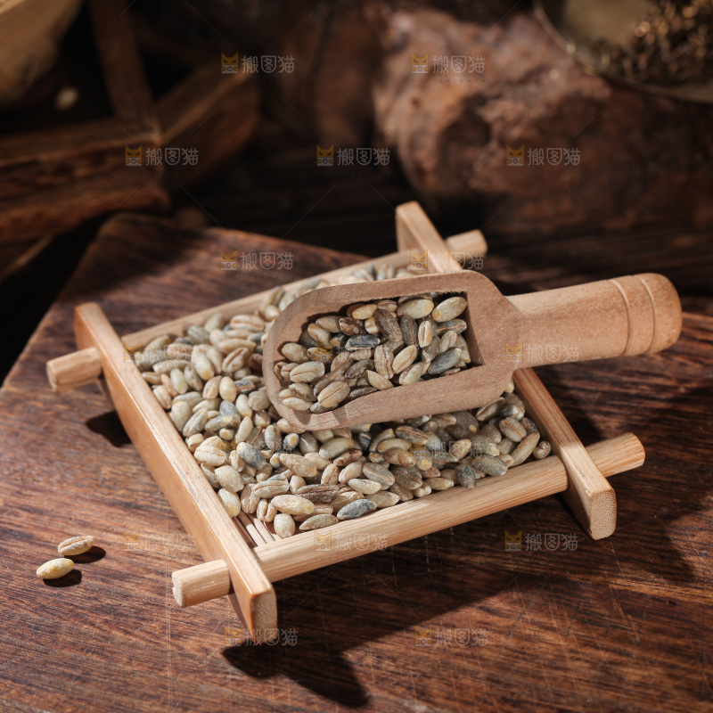 木垫上放着蓝青稞