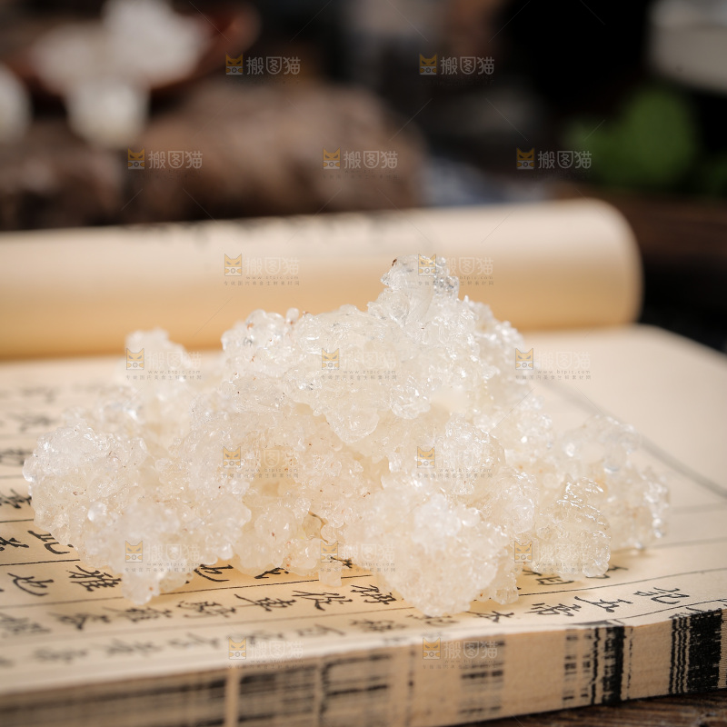 书上放着雪燕