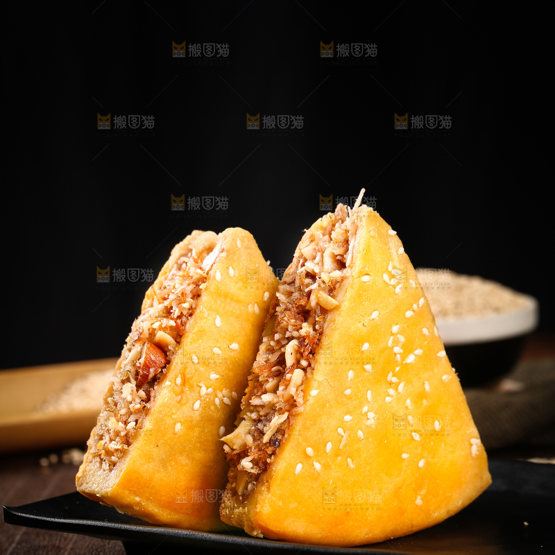 盘子里装着拖罗饼