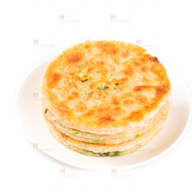 白底上放着一盘葱油饼