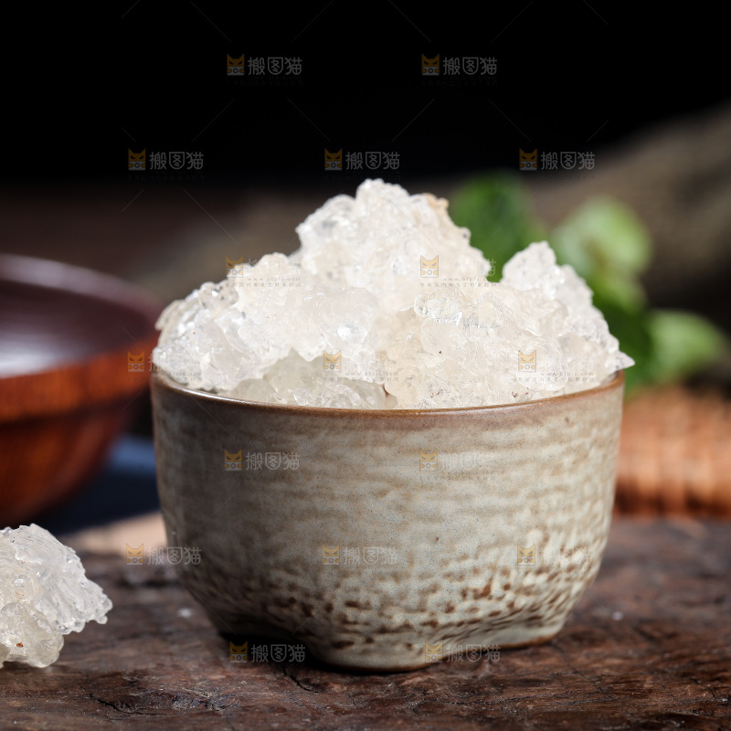 碗里装着雪燕