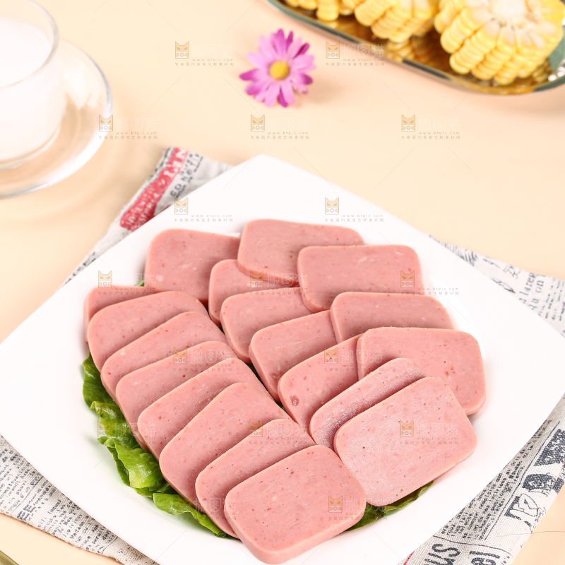 一盘切片的午餐肉