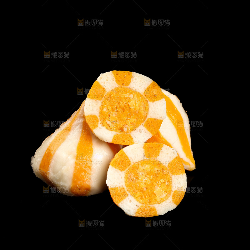 黑玻璃上的海胆丸