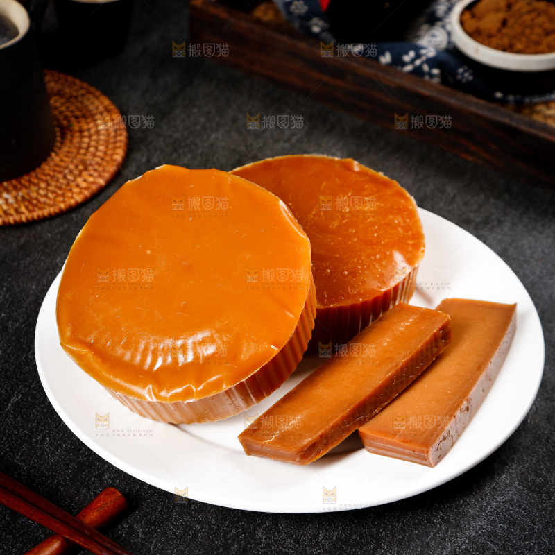 盘子里装着潮汕甜粿