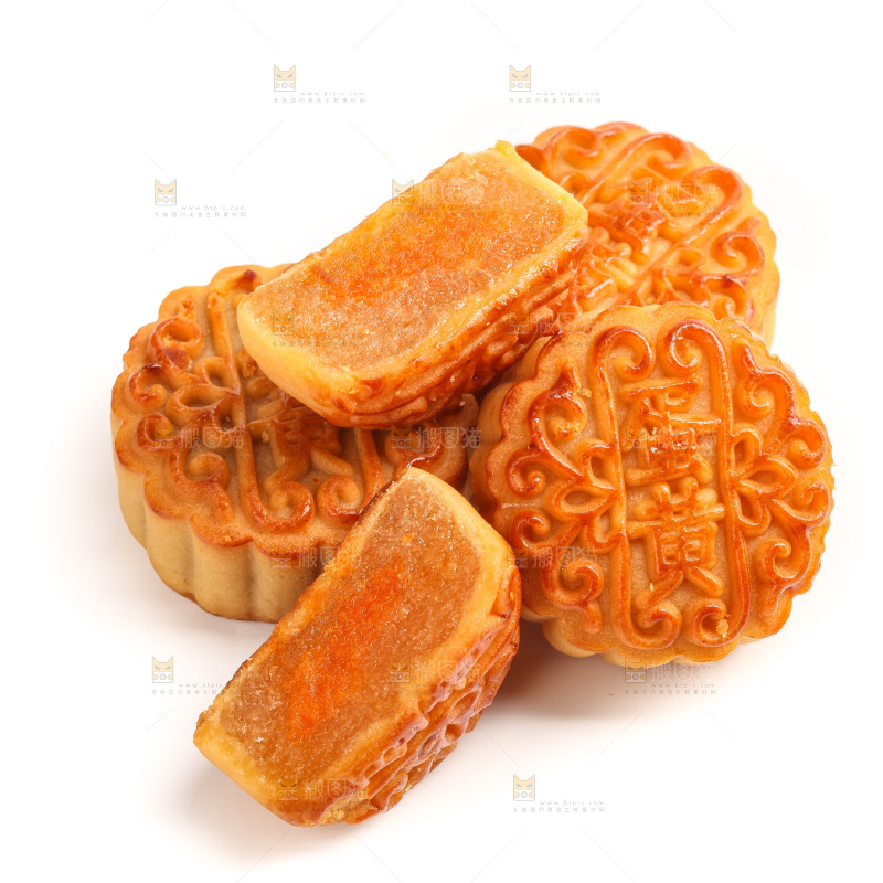 白底上切开的蛋黄月饼