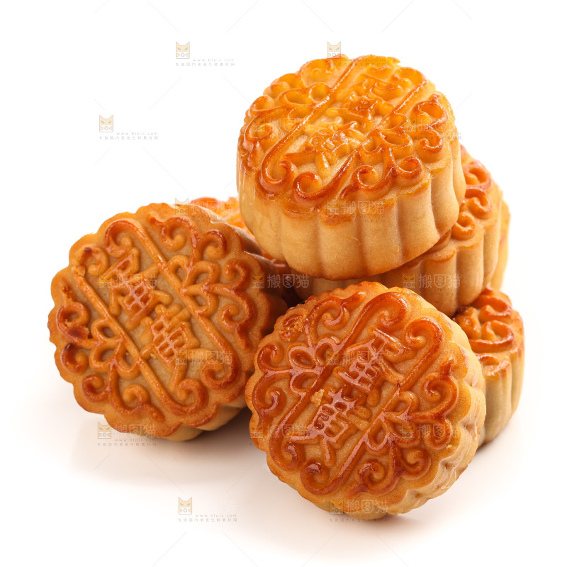 白底上摆放的蛋黄月饼